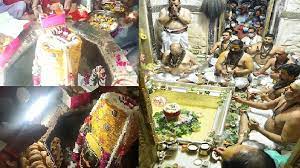 Photo of सावन का पहला सोमवार है मंदिरों और शिवालयों में उमड़ी भक्तों की भीड़