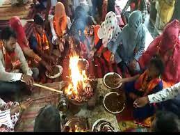 Photo of मुस्लिम परिवार ने अपनाया हिंदू धर्म परिवार के 19 सदस्यों ने पूजा-अर्चना कर किया धर्म परिवर्तन