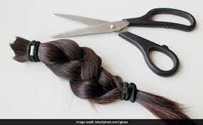 Photo of कानपुर देहात में घर में पढ़ाई करते समय छात्रा की रहस्यमय ढंग से कटी चोटी