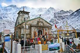 Photo of सदियों से हिन्दुओं का महत्वपूर्ण धार्मिक स्थल रहा-केदारनाथ यहां सर्दियों में भारी बर्फ और बारिश में जबरदस्त पानी रहता