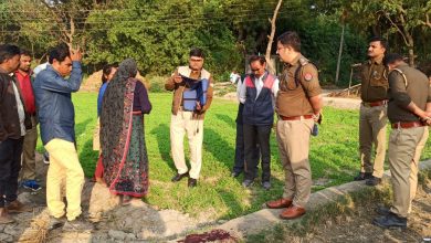 Photo of स्कूल बस चलाकर पिता ने एक साथ पीले किए 6 बेटियों के हाथ एक ही मंडप में हुए 6 बेटियों के फेरे