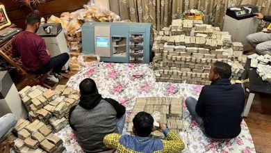 Photo of इत्र कारोबारी के घर छापा, इत्र कारोबारी को साथ ले गई डीजीजीआई की टीम