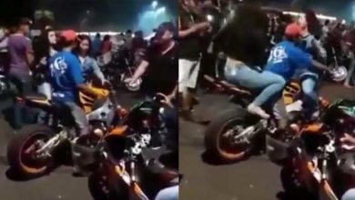 Photo of बाइक से स्टंट के दौरान हुआ खतरनाक हादसा लड़कियों को इंप्रेस करनी की कोशिश कर रहा था युवक