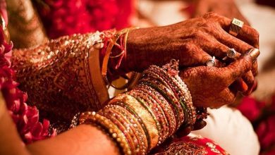 Photo of दुल्हन ने दूल्हे की मांग में सिन्दूर भरकर की रस्म अदाएगी
