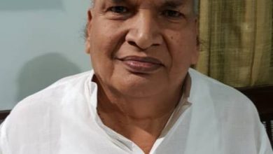 Photo of सपा प्रत्याशी के विचित्र बोल आए सामने सपा प्रत्याशी ने खुद को बताया 24 वोल्ट का करंट