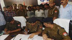 Photo of विदेशों से ऑपरेट होंने वाले गैंग का आगरा पुलिस ने किया खुलासा