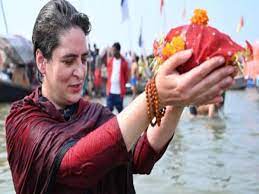Photo of बीजेपी समर्थकों से प्रियंका की हो गई मुलाकात कांग्रेस महासचिव ने कर दी फूलों की बारिश