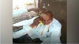 Photo of हार के बाद कांग्रेस नेता ने पूरी की अपनी प्रतिज्ञा ,प्रतिज्ञा के तहत कांग्रेस नेता ने सरेराह करवाया मुंडन