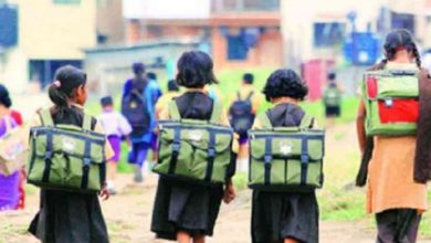 Photo of आगरा:फीस जमा न होने के कारण छात्रा को स्कूल से निकाला