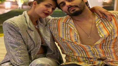 Photo of 12 साल छोटे अर्जुन कपूर को डेट करने मलाइका अरोड़ा को सुननी पड़ीं बातें