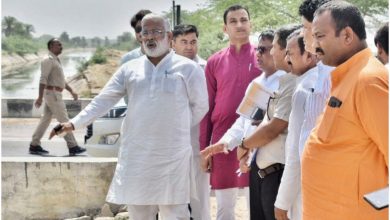 Photo of कैबिनेट मंत्री ने अधिकारियों को लगाई फटकार पैसा कमाना बुरी बात नहीं, पूरा पैसा डकार जाना बुरी बात
