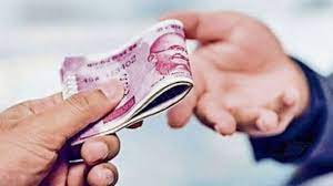 Photo of लेखपाल ने एडीएम के नाम का हवाला देते हुए मांगी रिश्वत, कैमरे में हुआ कैद