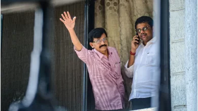 Photo of Patra Chawl Scam: शिवसेना नेता संजय राउत को ईडी ने लिया हिरासत में, सुबह घर पर की थी छापेमारी