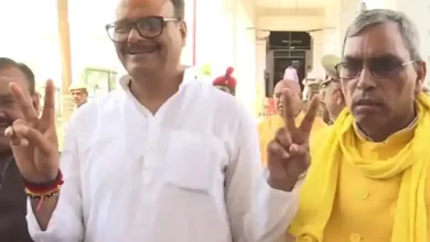 Photo of ब्रजेश पाठक के साथ विक्ट्री साइन दिखाते ओम प्रकाश राजभर की इस तस्वीर ने मचाई हलचल, जानिए- इसके मायने