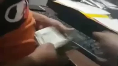 Photo of मकान दिलाने के नाम पर डूडा कर्मचारी ने ली रिश्वत, वीडियो हुआ वायरल